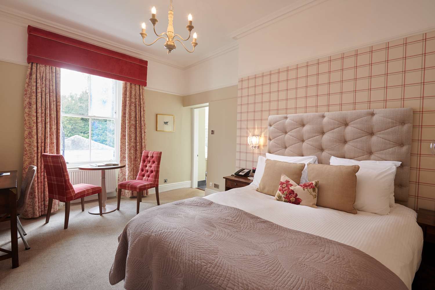 The Belsfield Hotel 4/39
