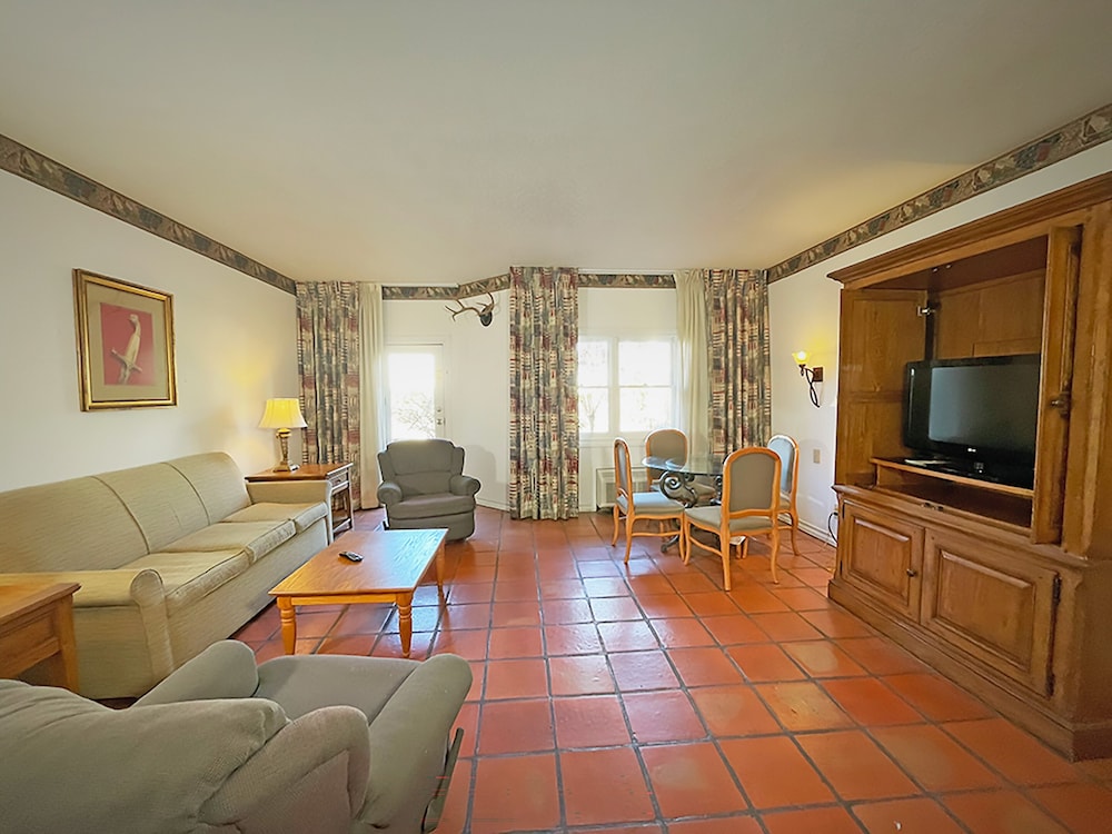 Y O Ranch Resort Hotel 35/55