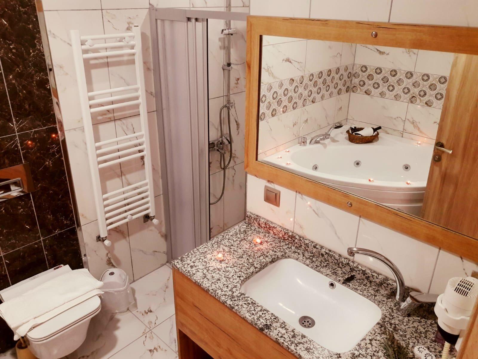 Yildiz Hotel 50/50