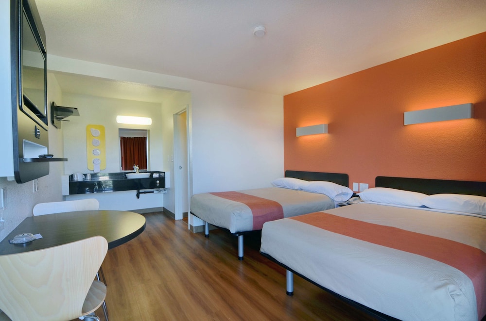Motel6 Palm Desert, CA - Palm Springs Area 17/37