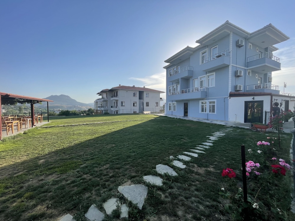 Parli Hotel 35/45