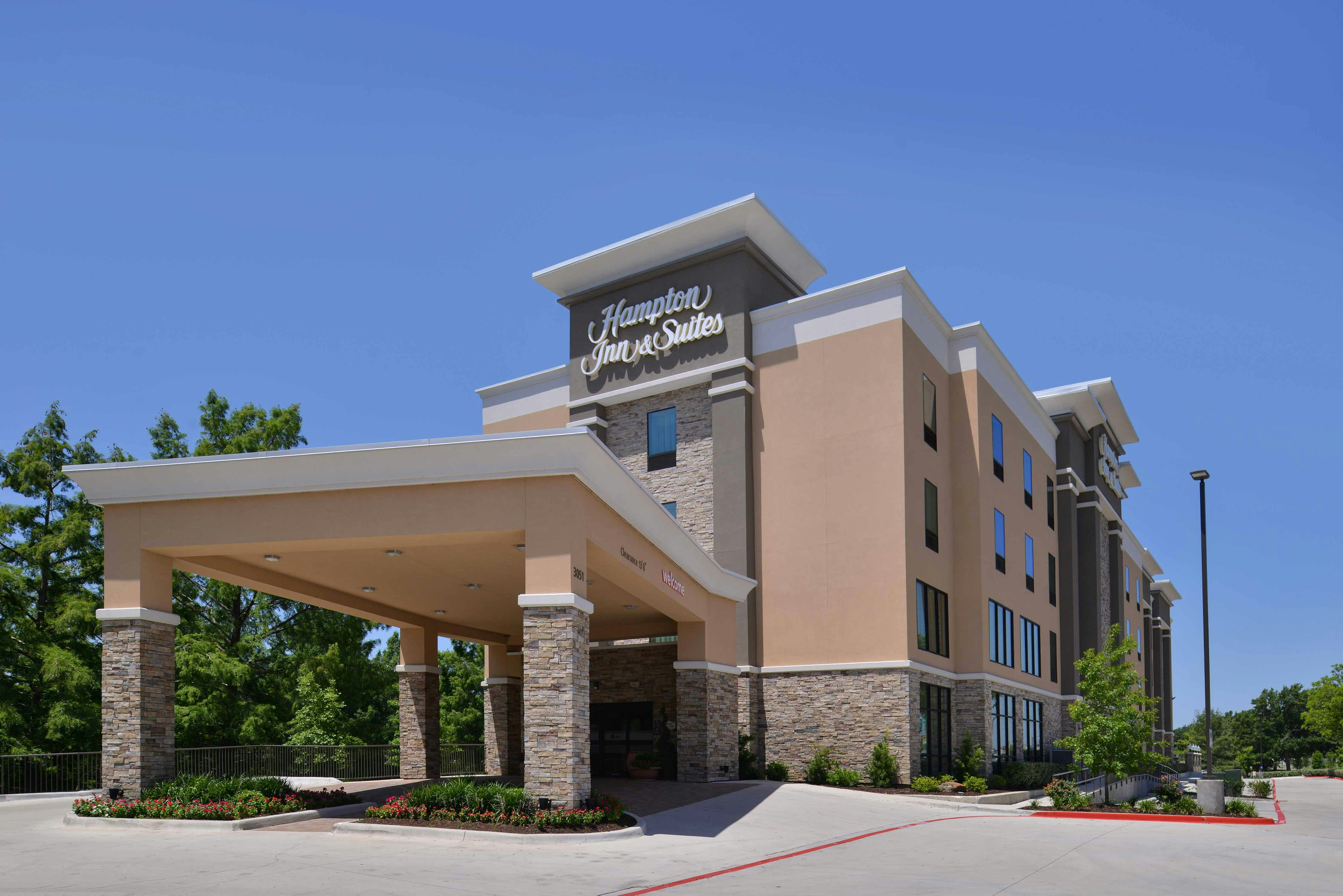 Hampton Inn Suites Dallas Market Center 6/75