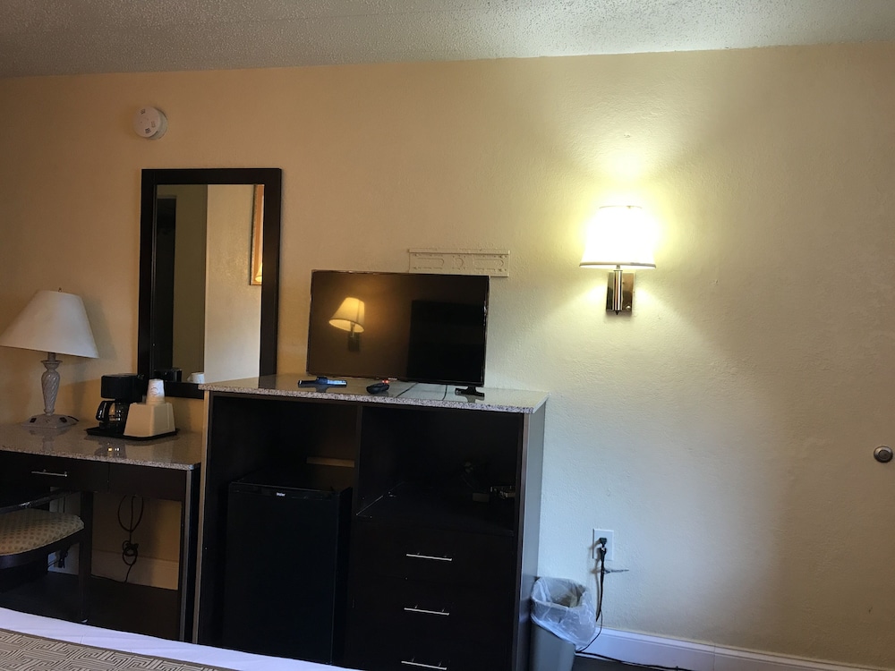Atlantic Motor Inn Near Boardwalk 39/39