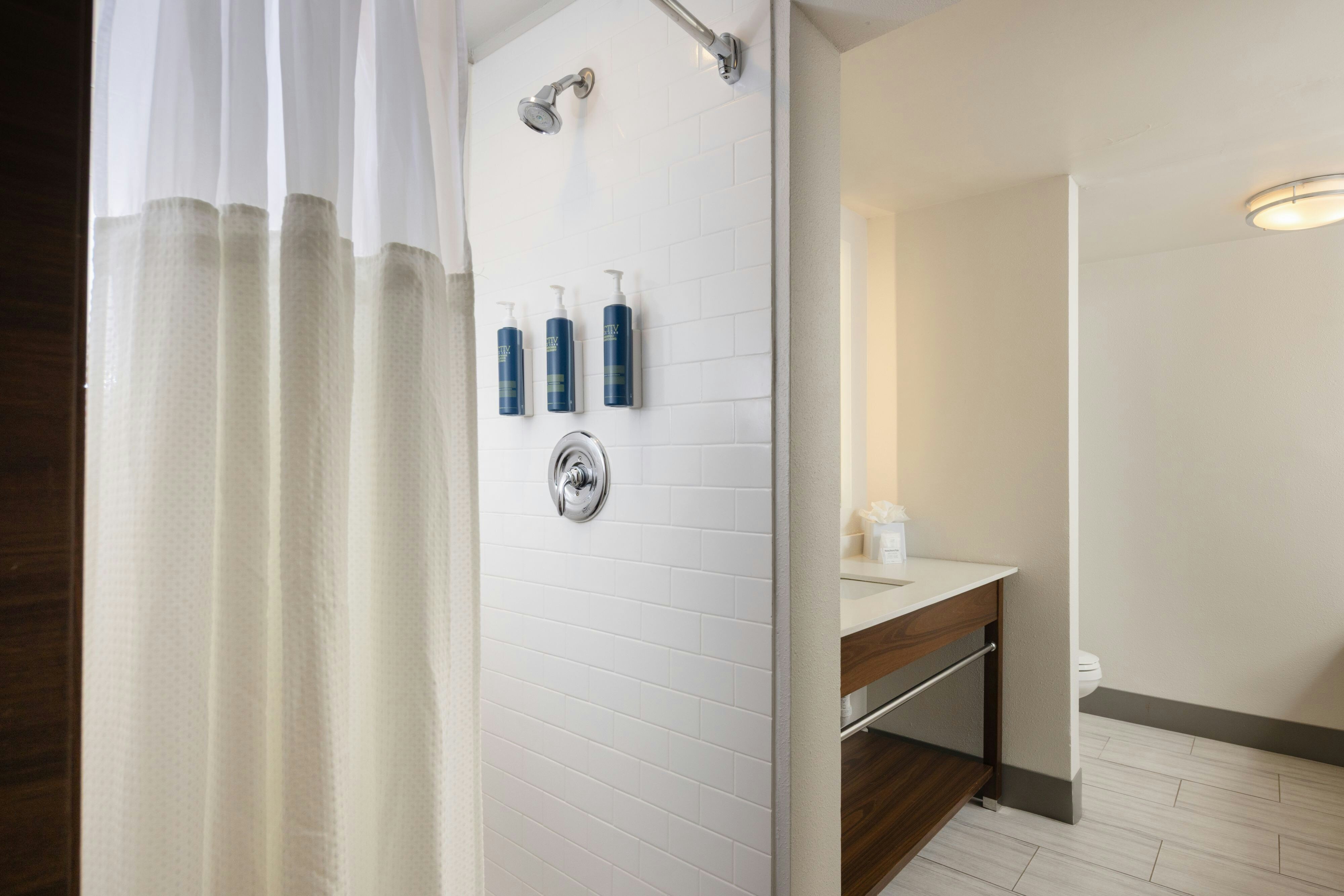 FOUR POINTS BY SHERATON DETROIT NOVI 63/63