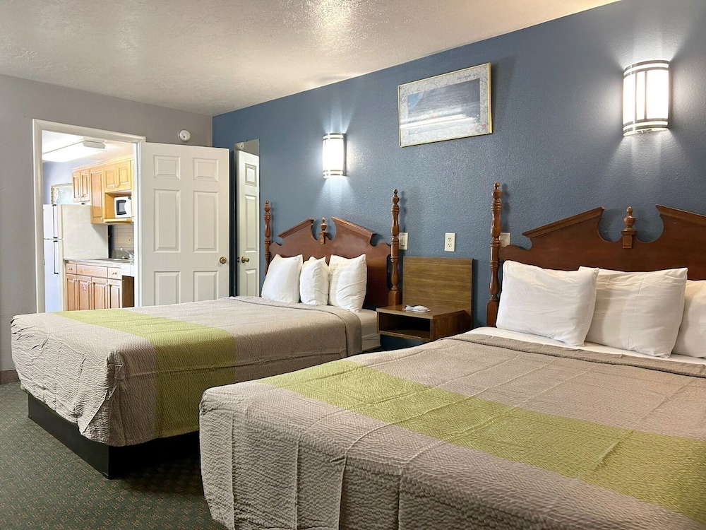 Coronada Inn and Suites 15/47