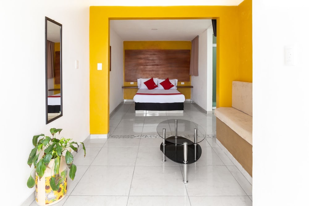 OYO Hotel Familiar Tollan 26/38