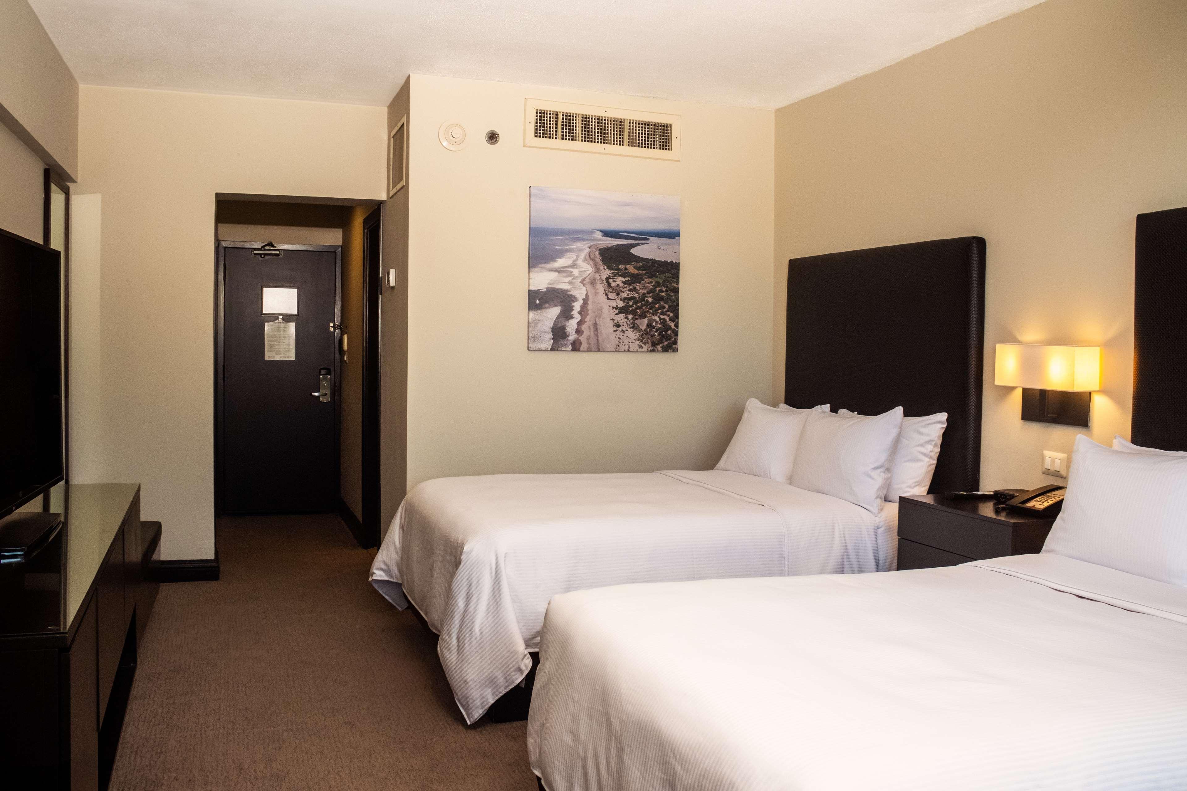 Room, 2 Double Beds, Volcano View, Executive Level