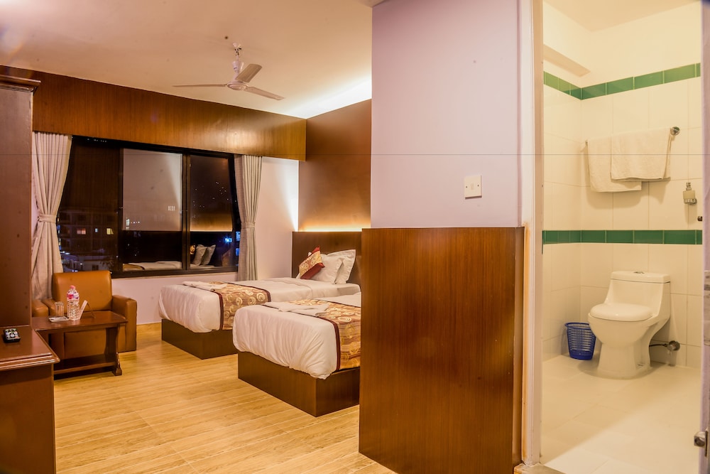 Trekkers Inn 50/50