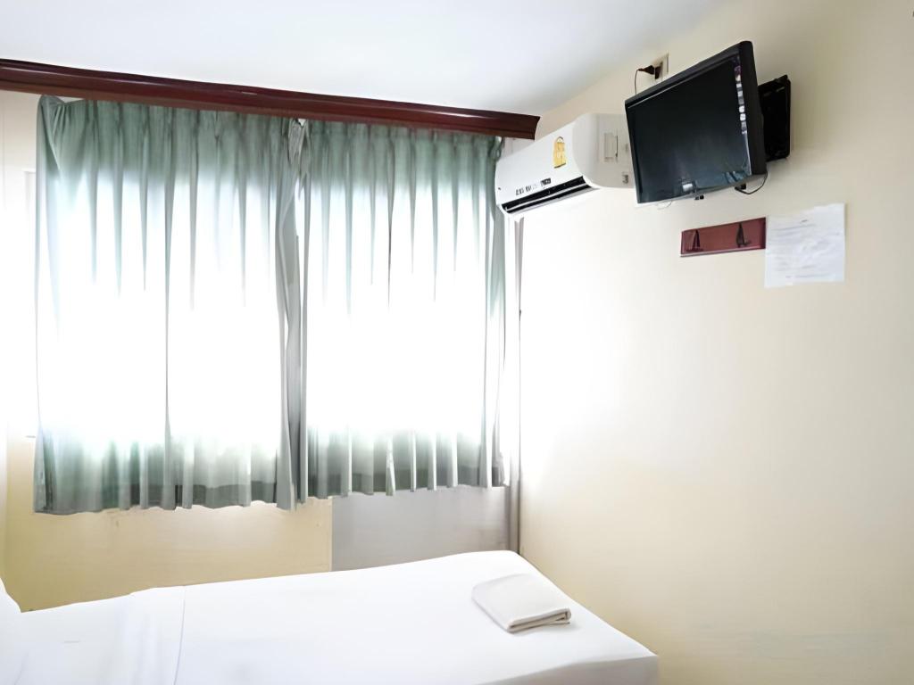 Wattana Trang Hotel 13/16