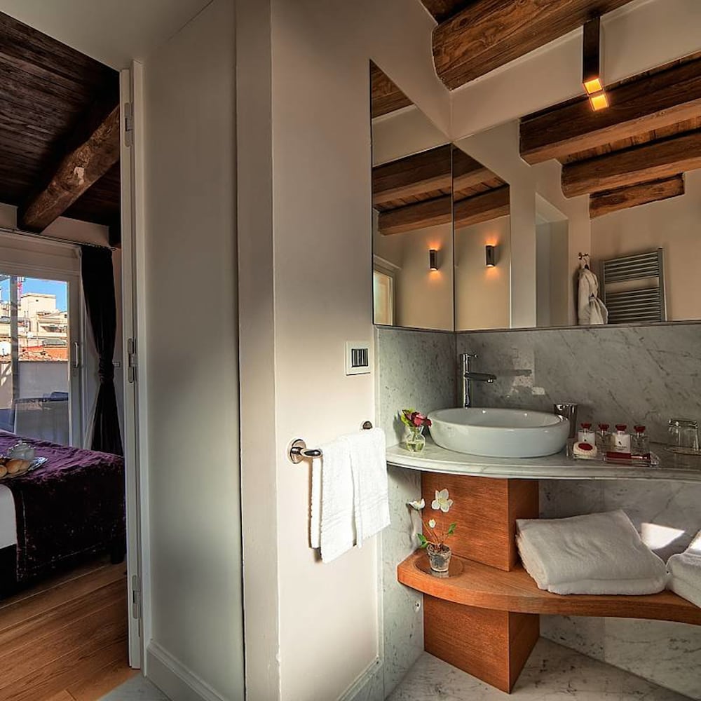Trevi Palace Luxury Inn 54/54