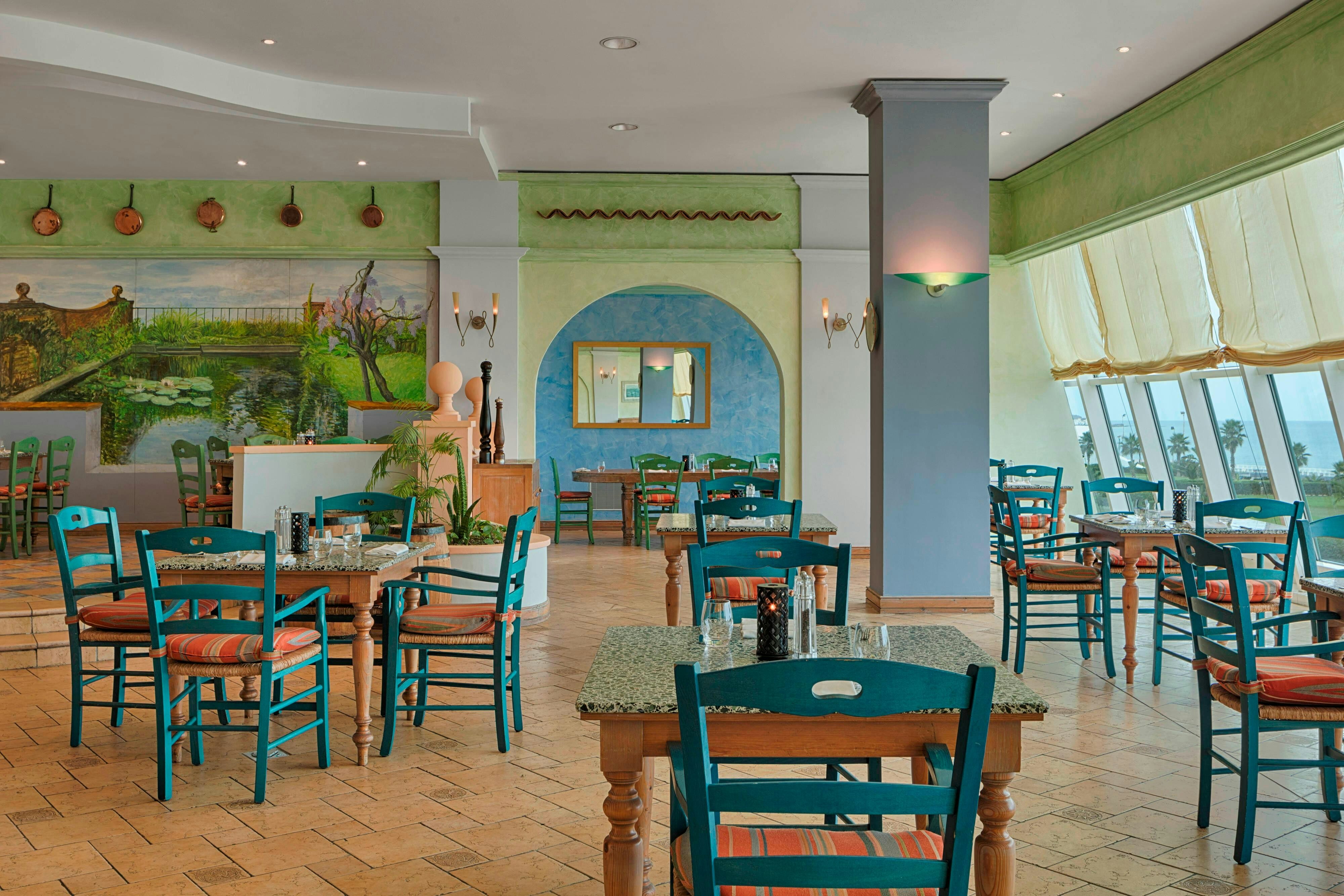 Sheraton Club Des Pins Resort 9/36