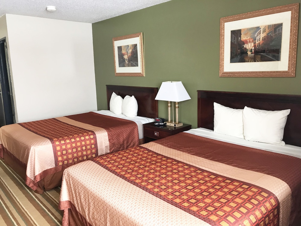 Heartland Hotel And Suites 13/62