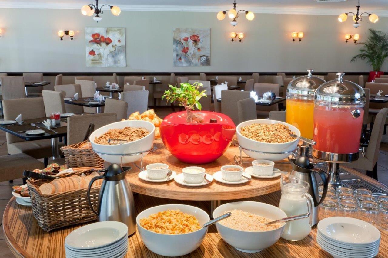 Oudtshoorn Inn Hotel And Conferencing Centre 25/37