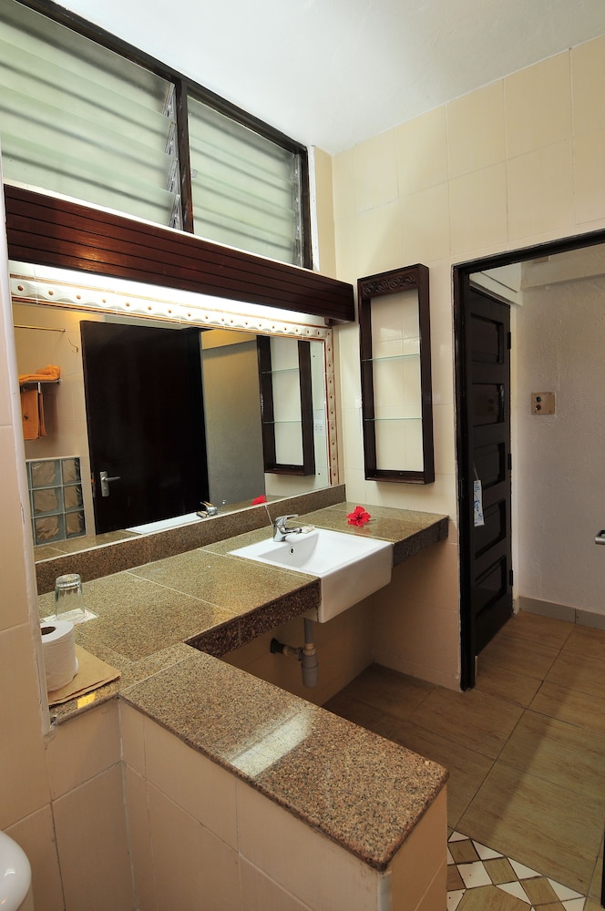 Reef Hotel Mombasa 49/49