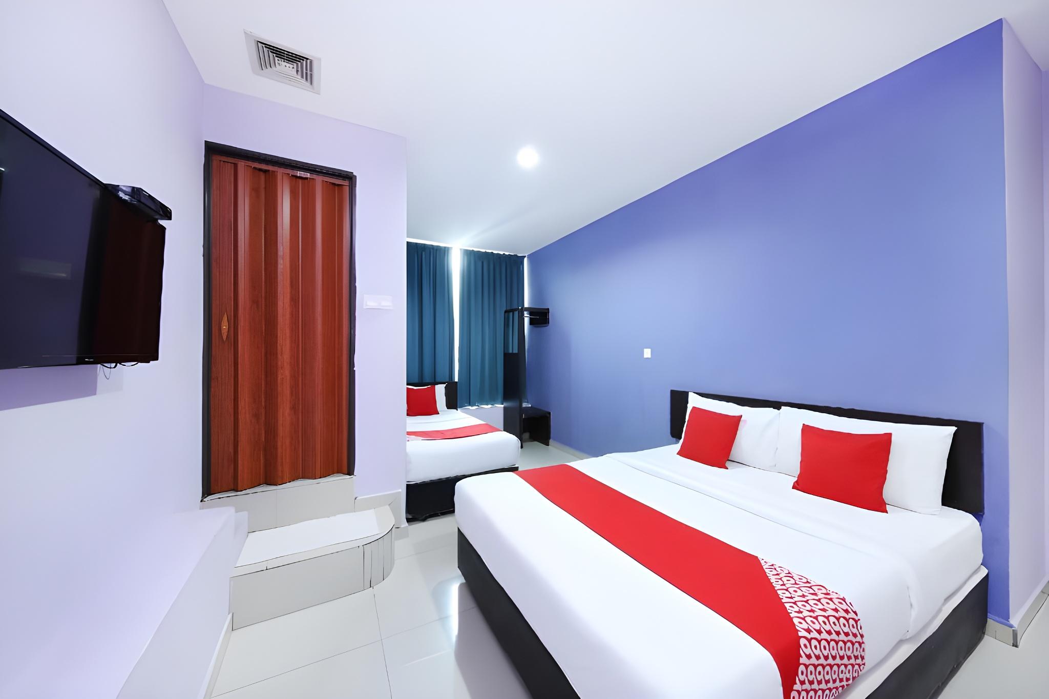 Suite, Triple, 1 Queen and 1 Single Bed
