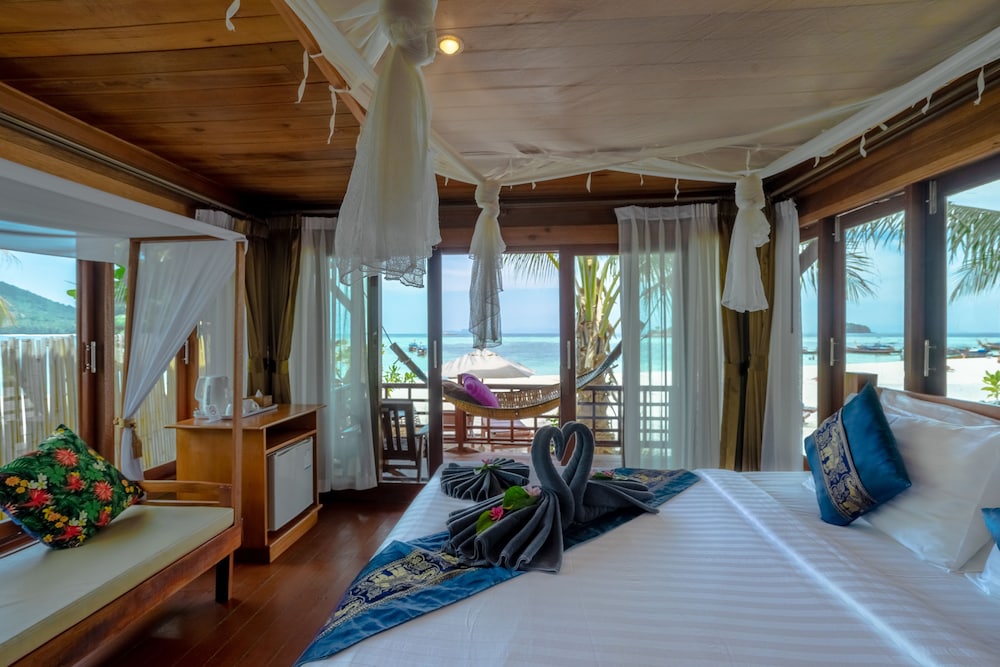 Premium, Bungalow, Double Bed, Beach Front
