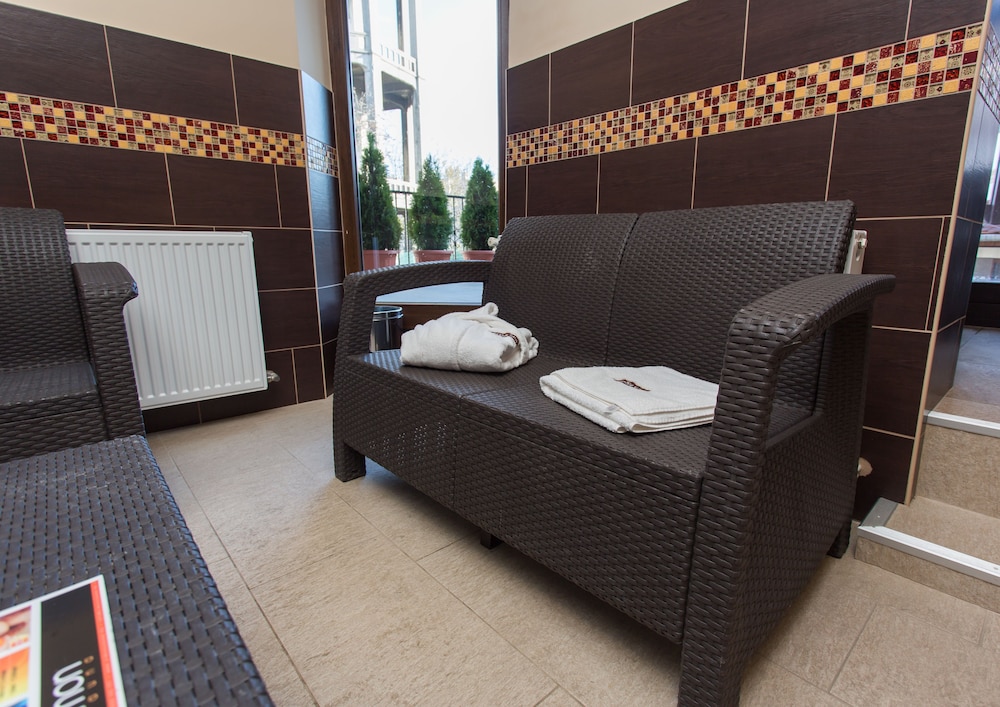 Revesz Hotel 42/42