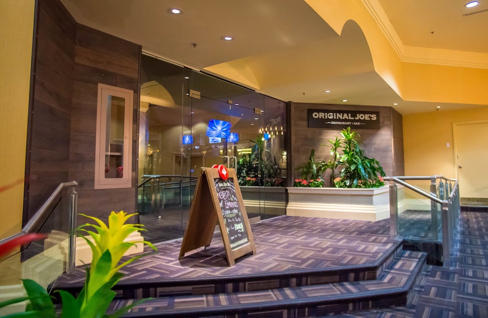 Rosedale On Robson Suite Hotel 31/45