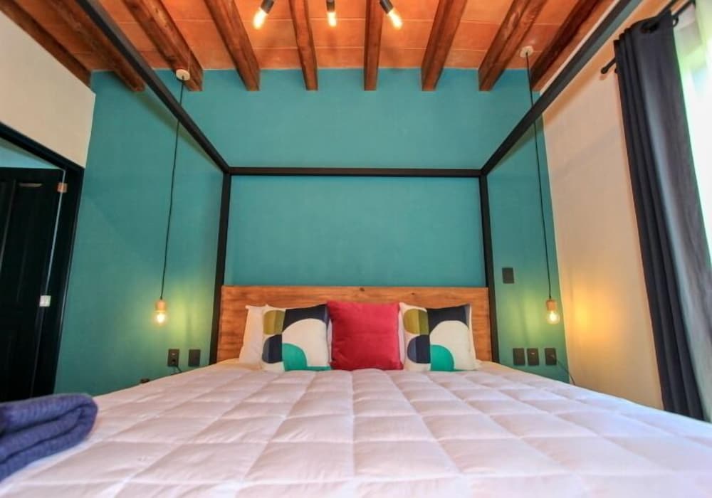 Antigua Trece Hotel Fusion 9/50