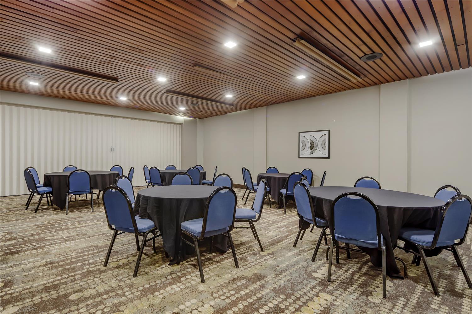 Best Western Cedar Park Inn 15/16