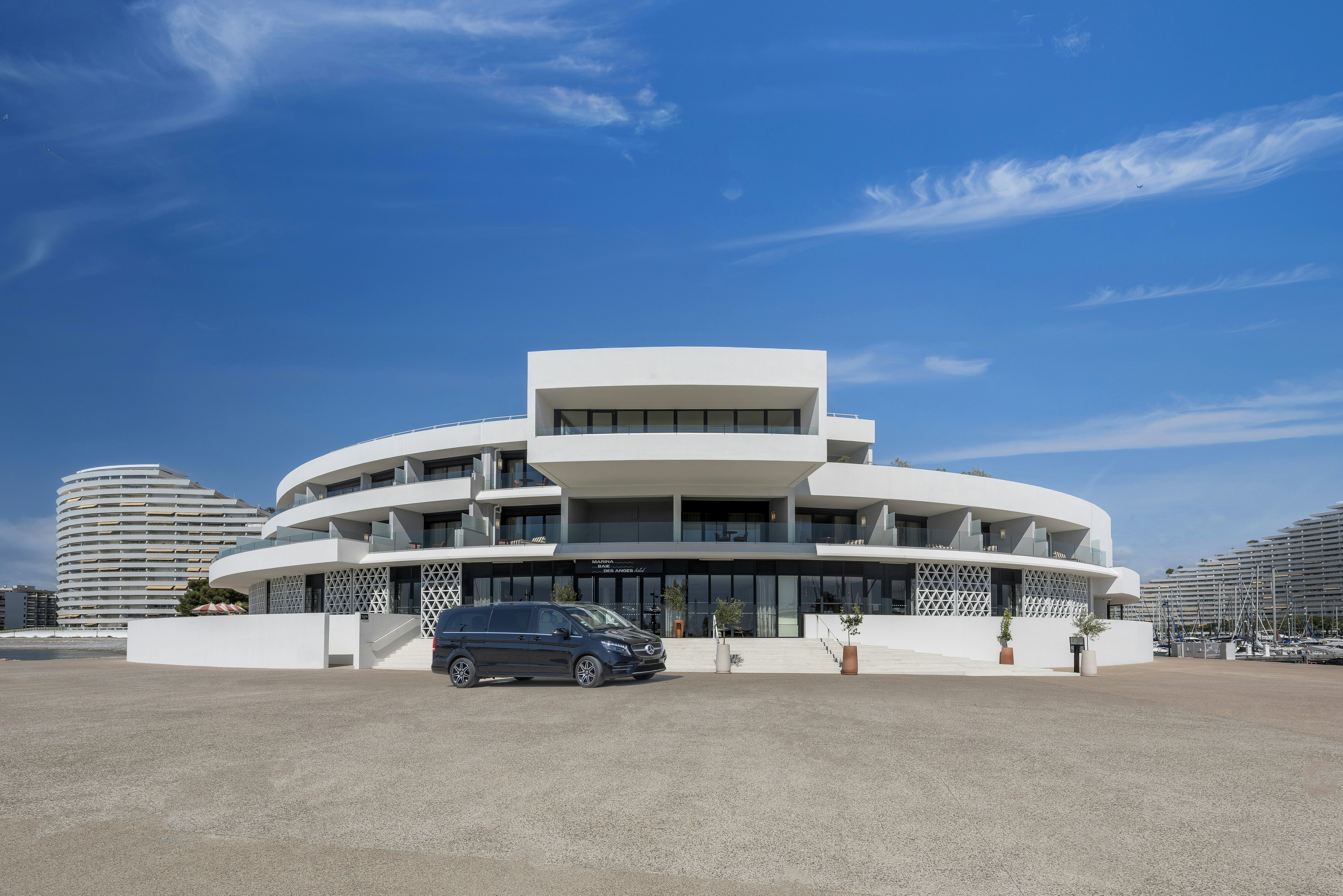 Marina Bay Riviera Hotel, Curio Collection by Hilton 3/54