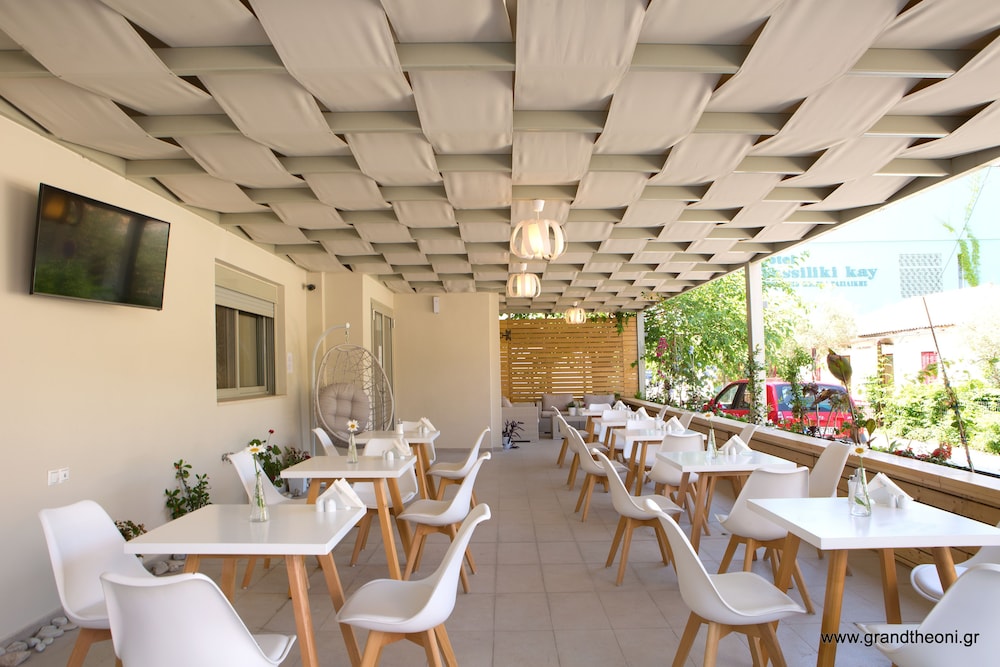 Grand Theoni Hotel Suites And Spa 45/71