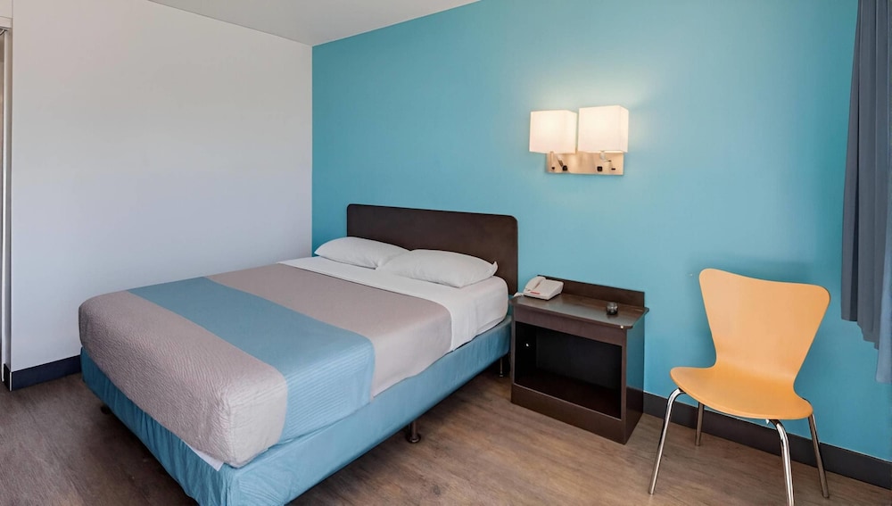Motel6 Winnemucca, NV 35/60