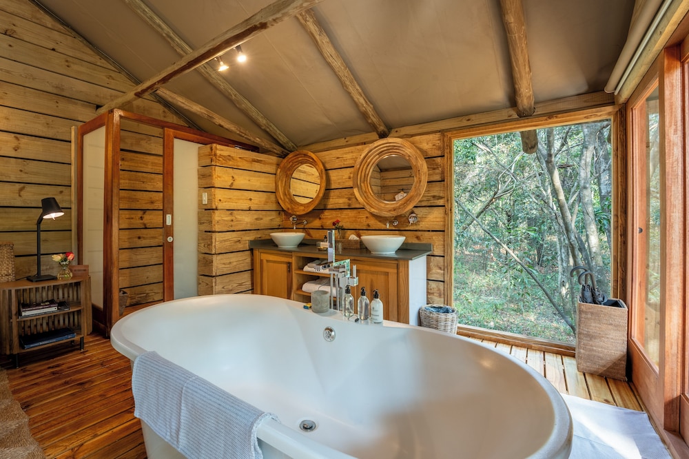 Summerfields Rose Retreat Spa 31/50