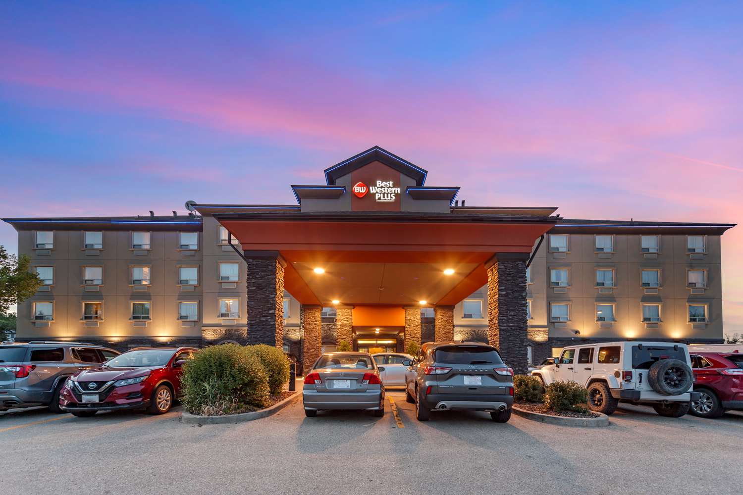 Best Western Plus The Inn At St. Albert 2/38