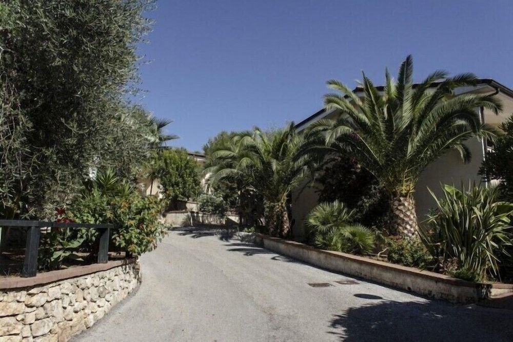 Villaggio Turistico Defensola 49/65