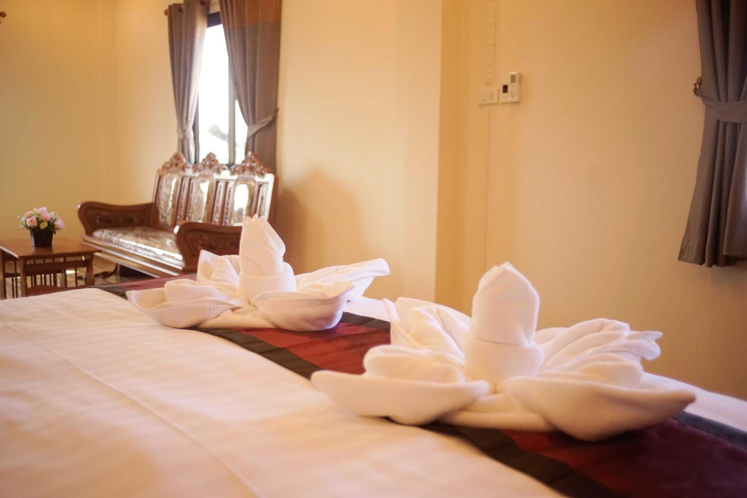 Nan Baankhun Hotel 13/58