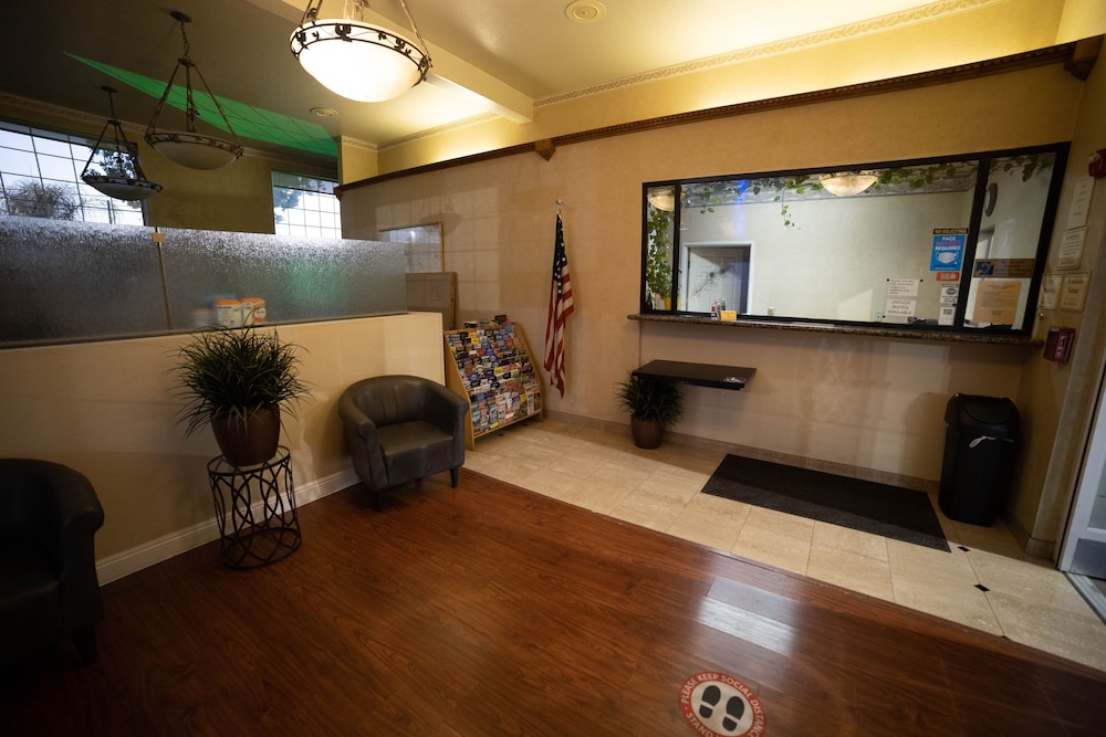 Guesthouse Inn Suites 40/63