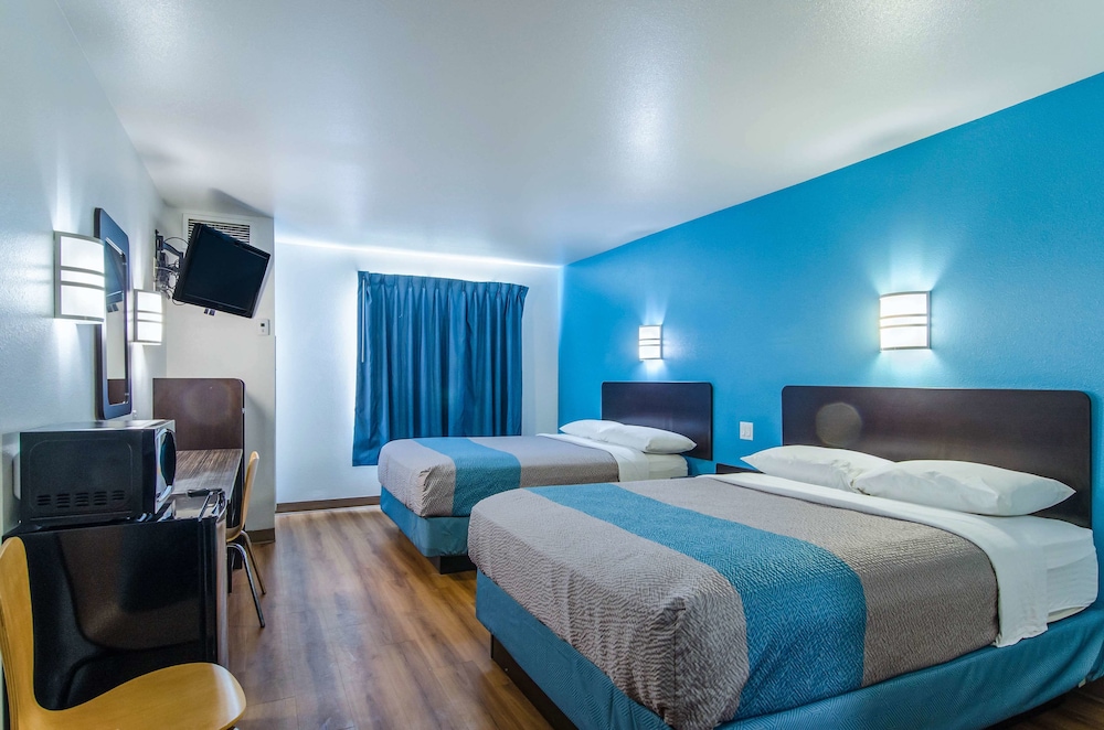 Motel6 Wheatland, WY 32/58
