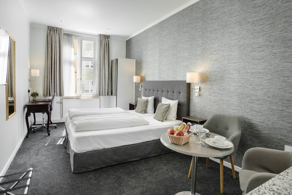 Hotel Tiffany 29/75