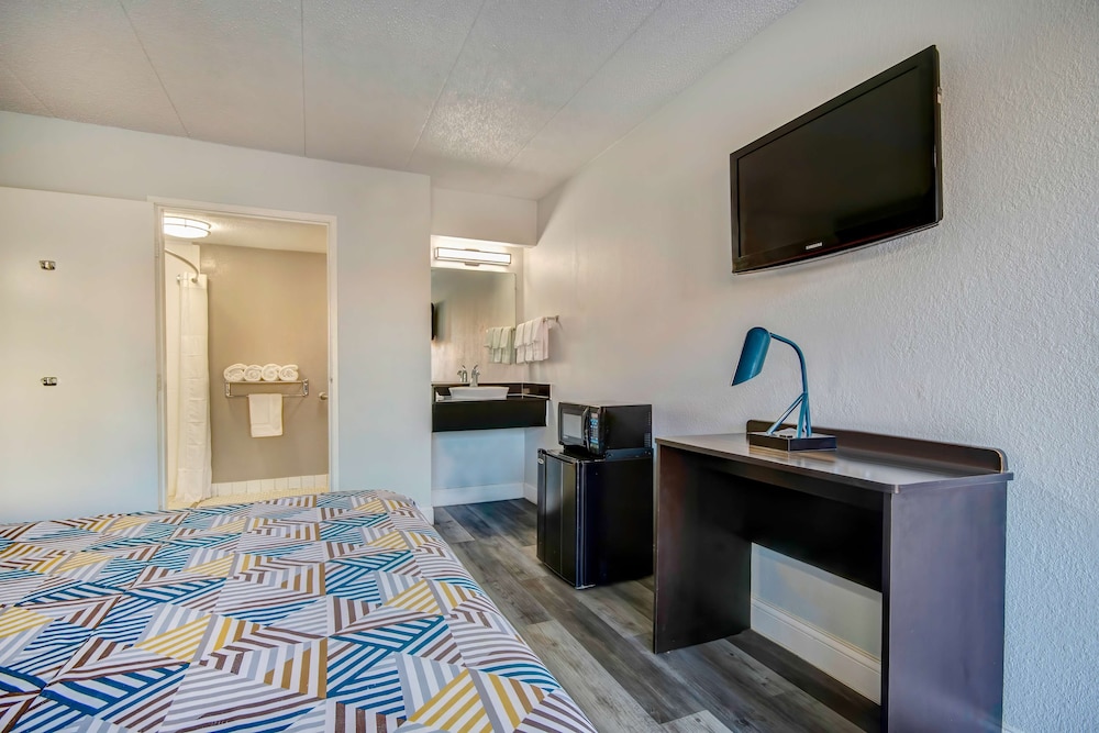 Motel6 Columbus, OH - OSU North 9/43