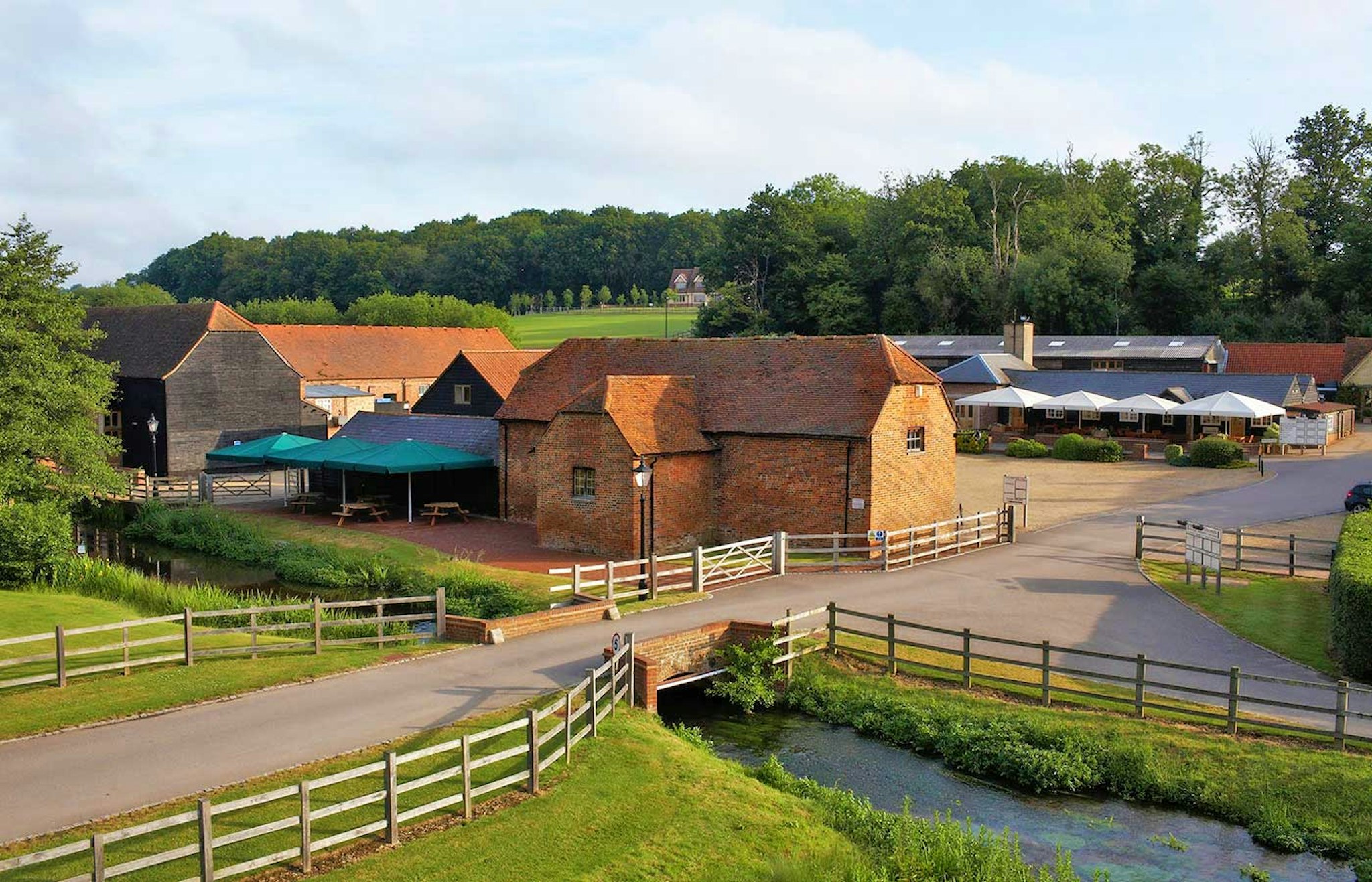 Tewin Bury Farm Hotel 32/38