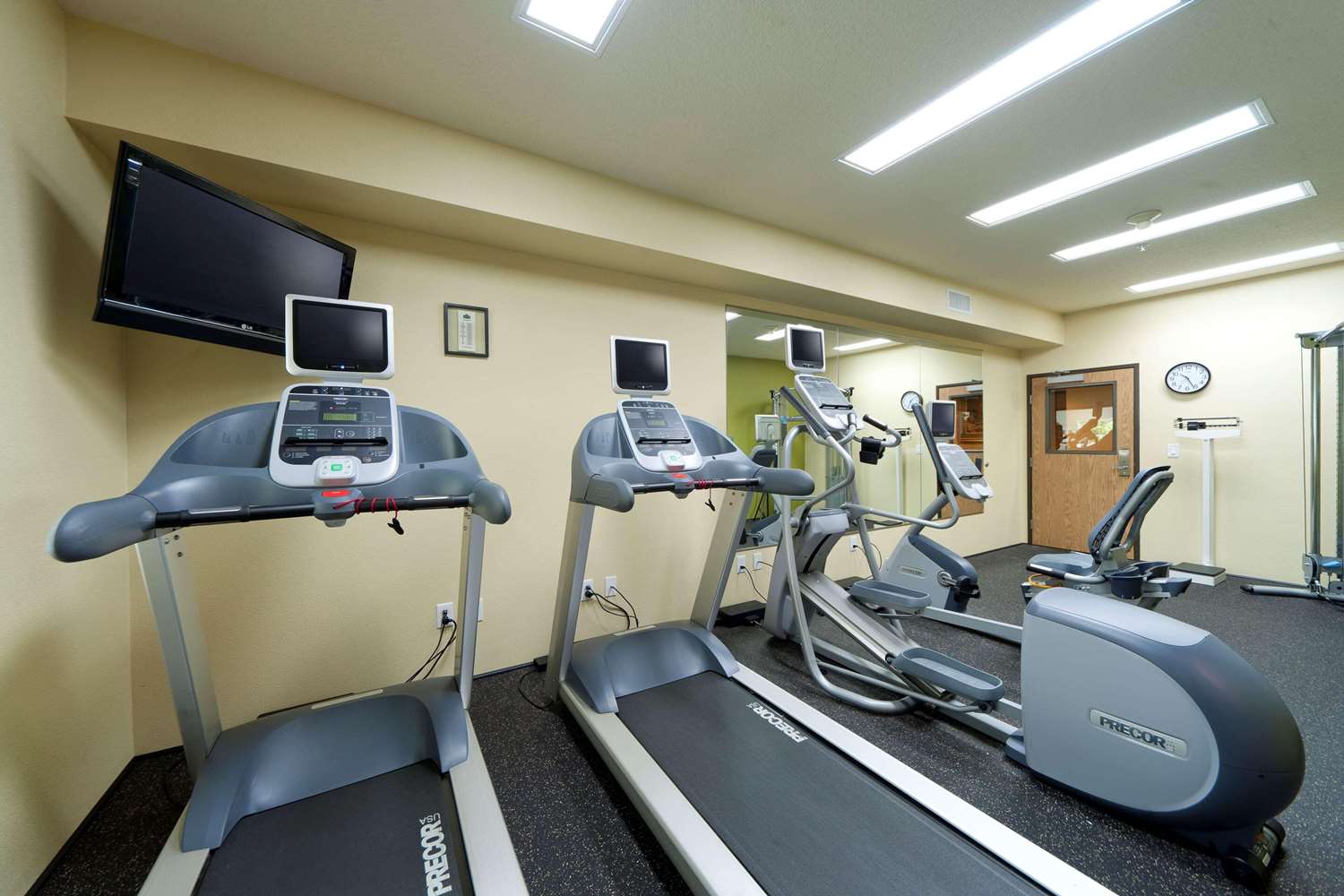 Country Inn & Suites by Radisson, Portland International Airport, OR 23/31