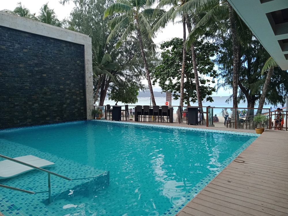 Mandarin White Sand Boracay 43/50