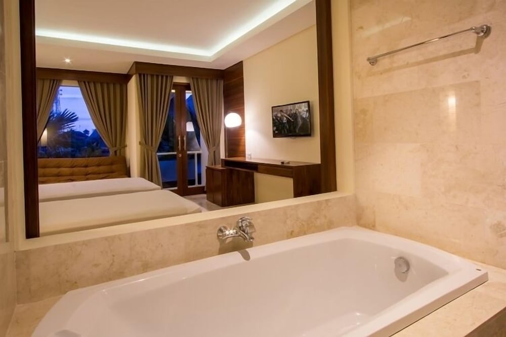 M Suite Bali 64/65