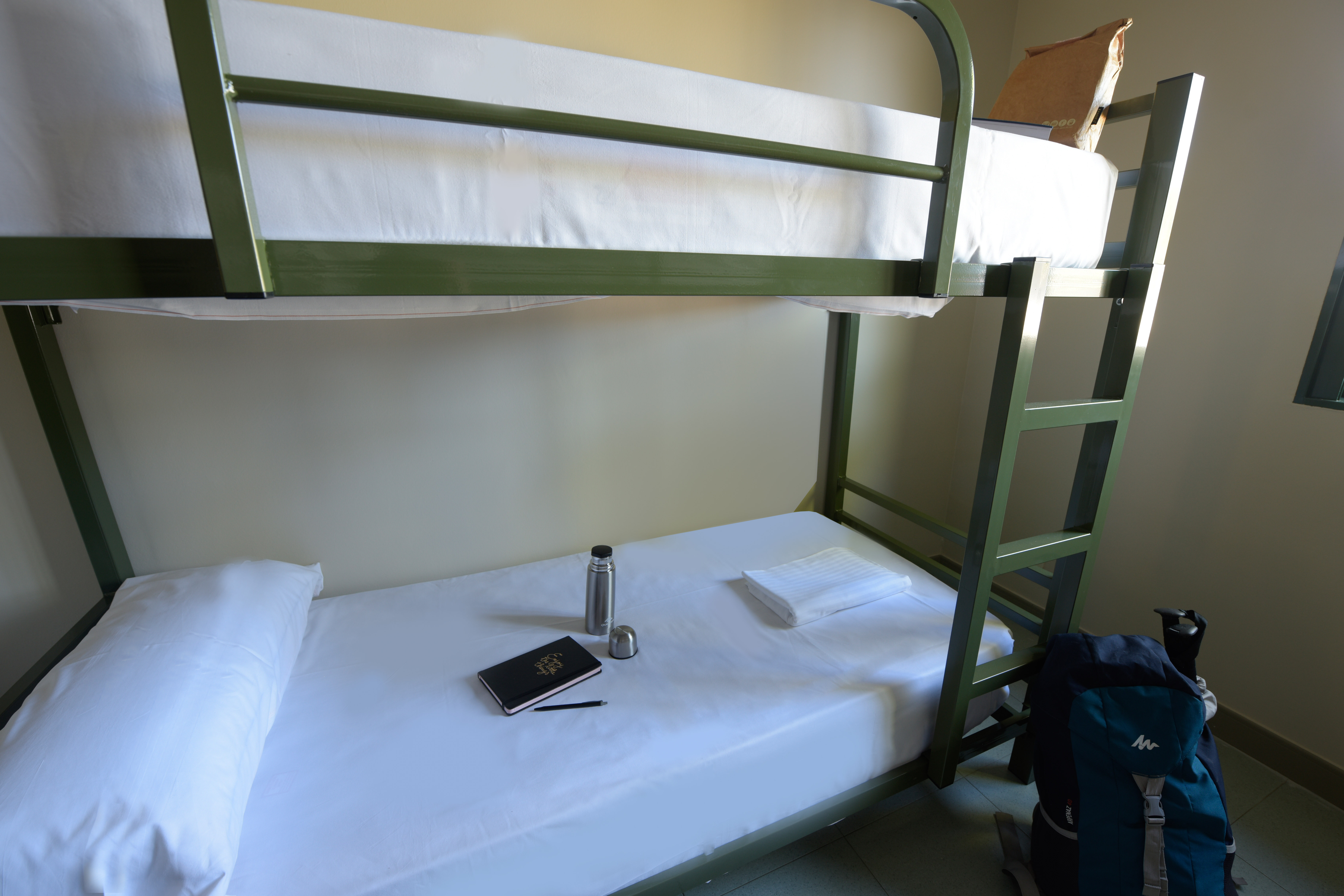 Room, Quadruple