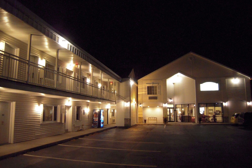 Super 8 by Wyndham Albany 2/51