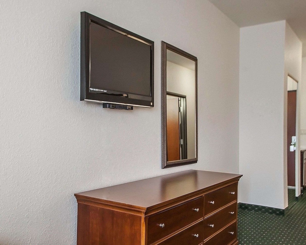 Comfort Inn and Suites Davenport Quad Cities 27/41