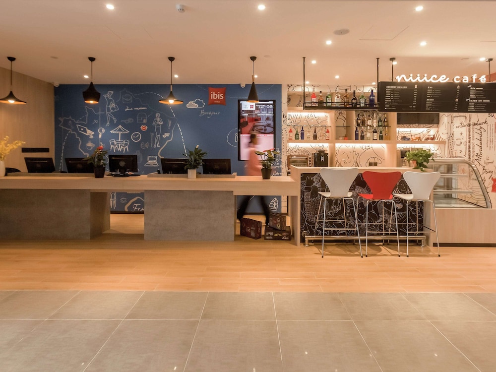 Ibis Zhengzhou Longhai Road 4/41