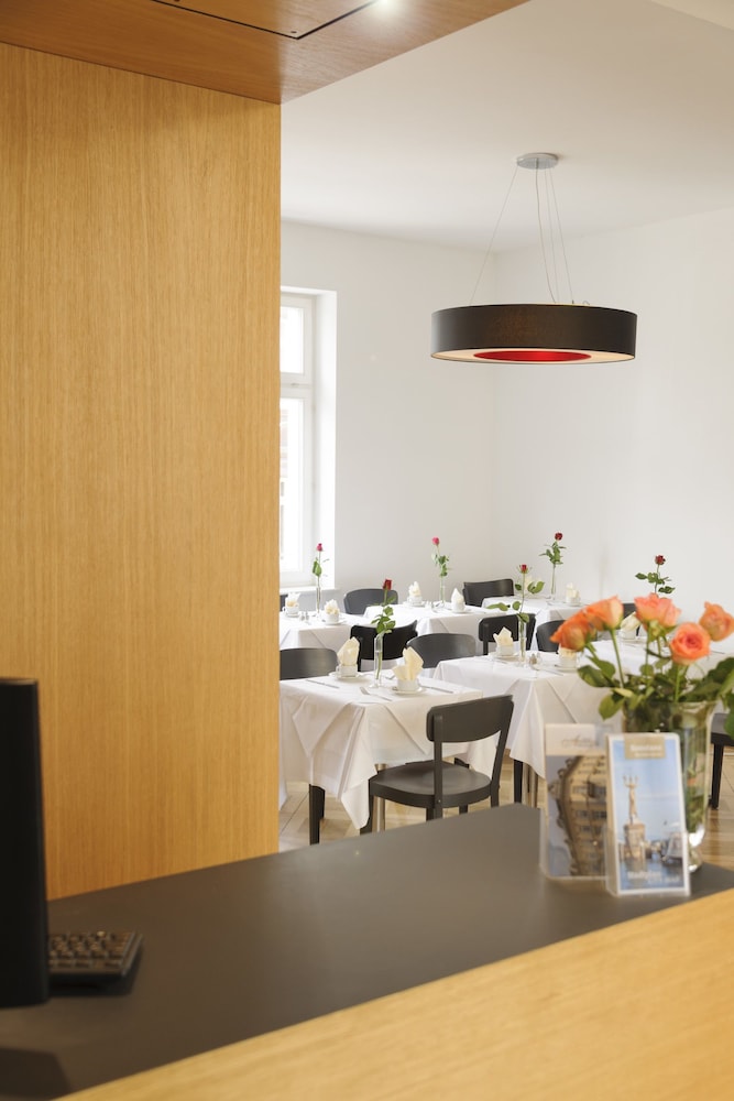 HOTEL AUGUSTINER TOR 52/55