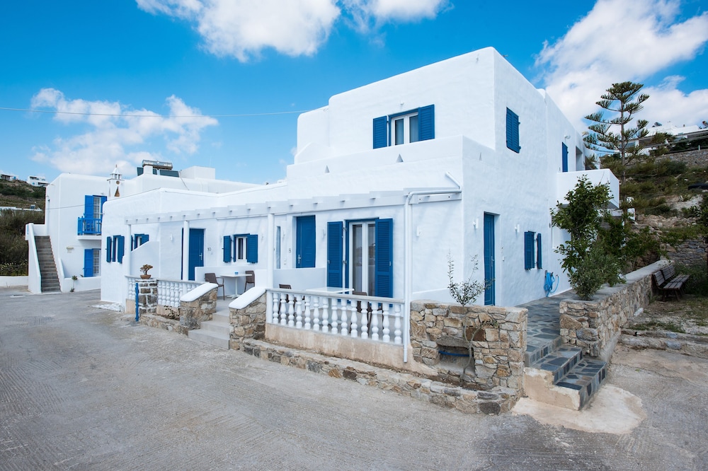 Marina Blue Studios 4/57