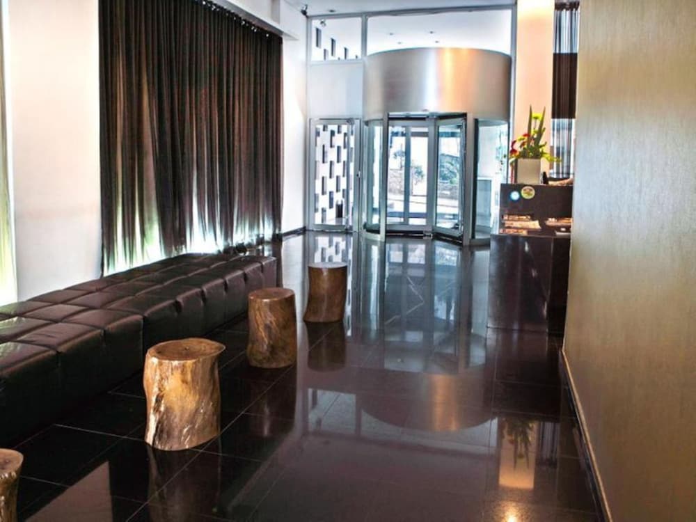 155 HOTEL 39/54