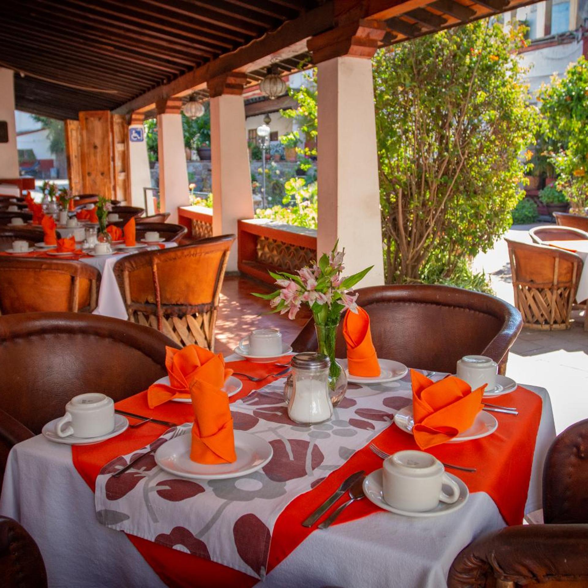 Hotel Embajadoras 40/54