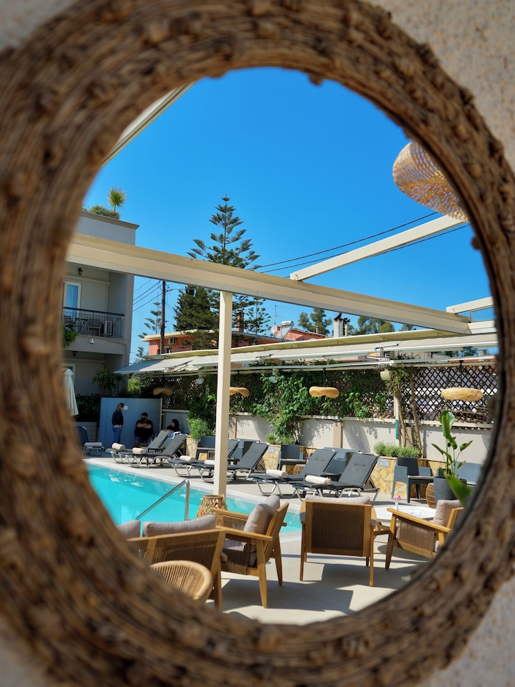 Telesilla Hotel 42/74