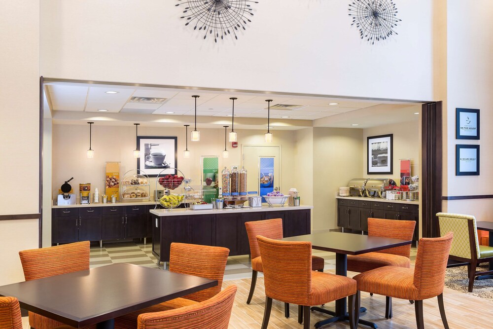 Hampton Inn & Suites Philadelphia Montgomeryville 25/37