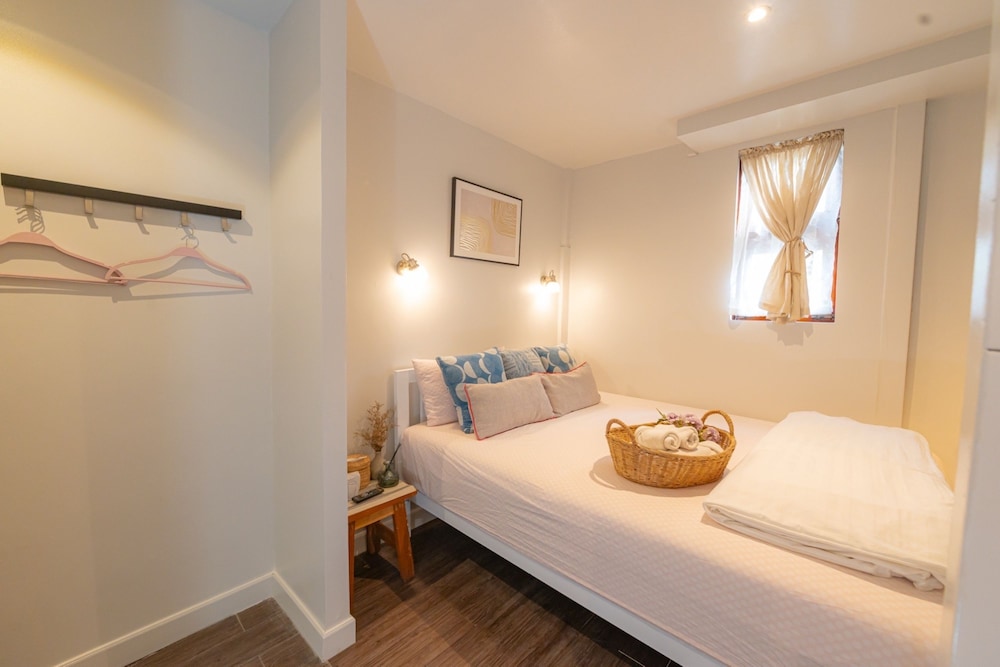Oon Poshtel 21/50